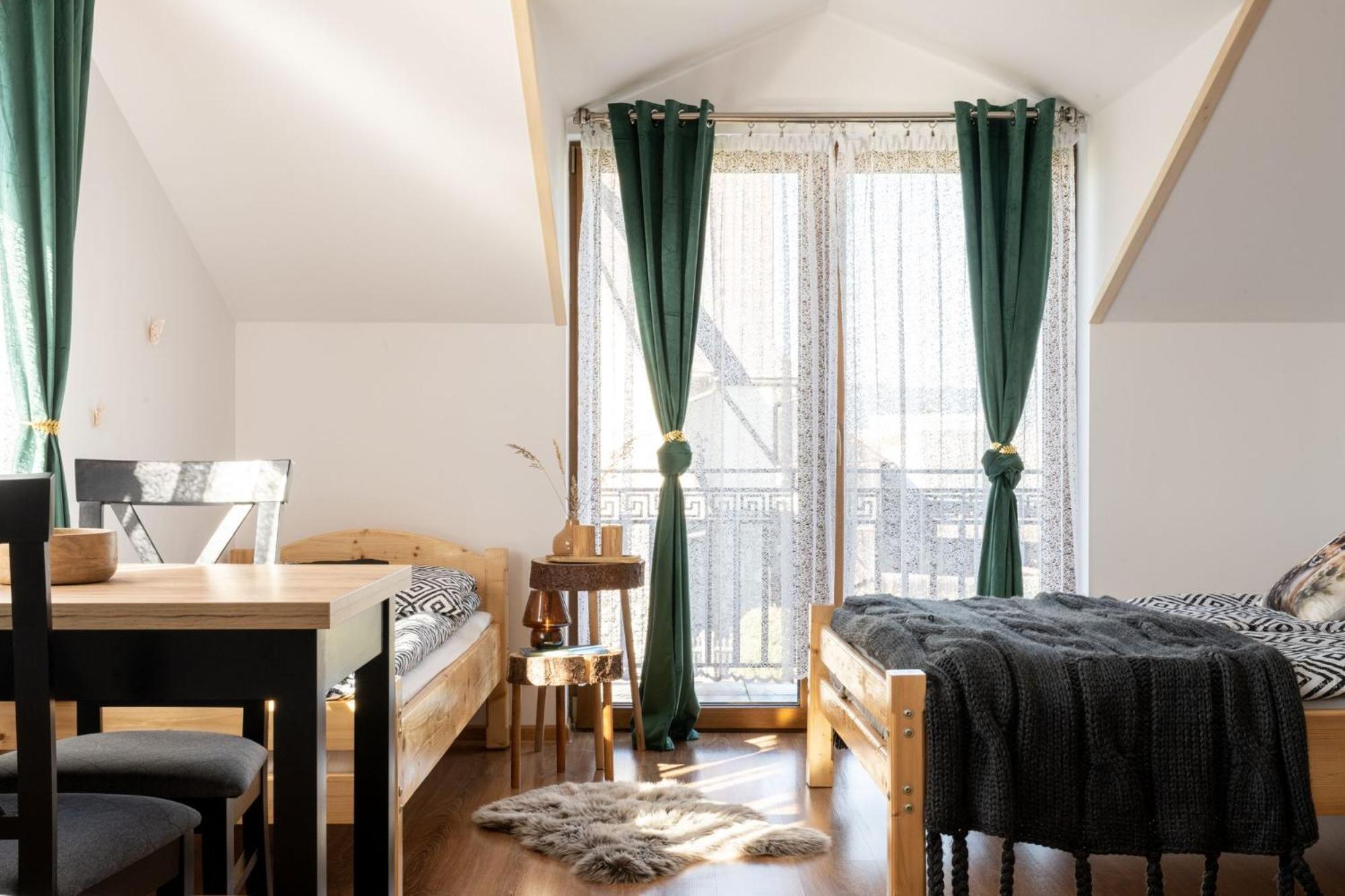 Dw Pod Zlotym Kasztanem Apartman Újterebes Kültér fotó