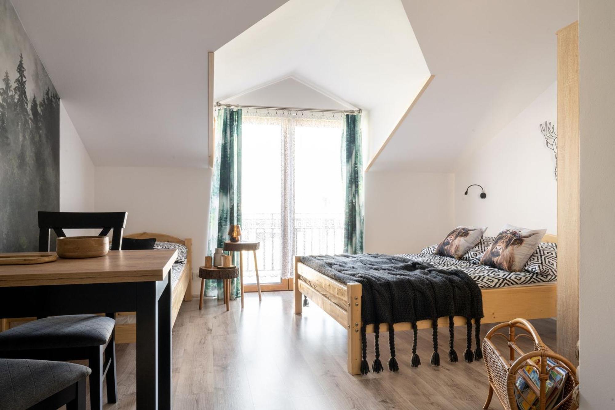Dw Pod Zlotym Kasztanem Apartman Újterebes Kültér fotó