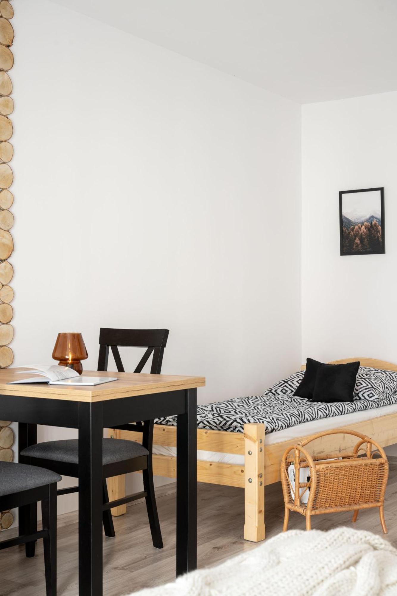 Dw Pod Zlotym Kasztanem Apartman Újterebes Kültér fotó